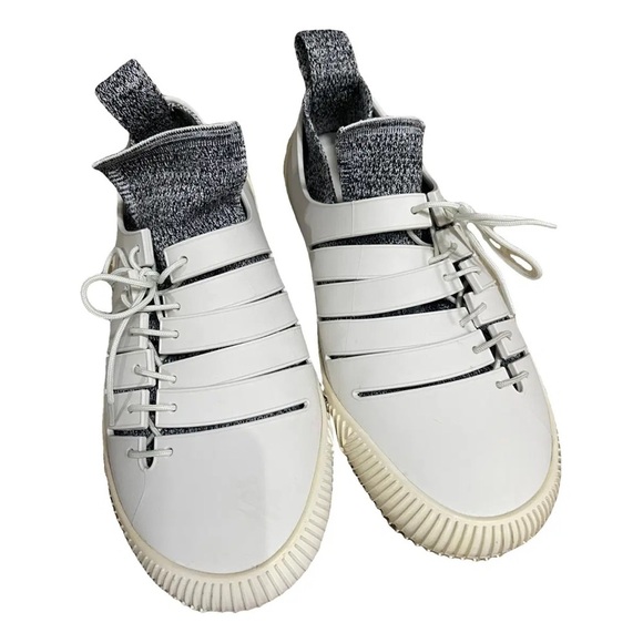 Brand new Bottega Veneta White and Gray Knit-Collar Men\'s Sneakers - size 41/8